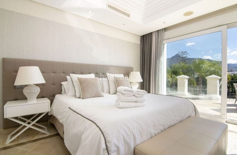 Foto 625c5195-5dce-4726-a66f-76eacedee814. Xalet amb aparcament piscina a Las Brisas Marbella