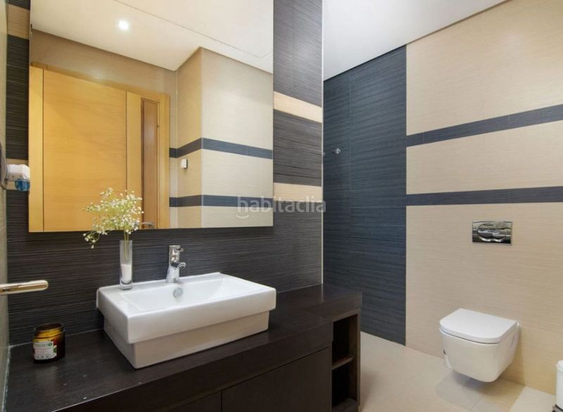 Foto f8602aad-f648-4942-b1ca-bcad27e0c2dc. Xalet amb aparcament piscina a Las Brisas Marbella