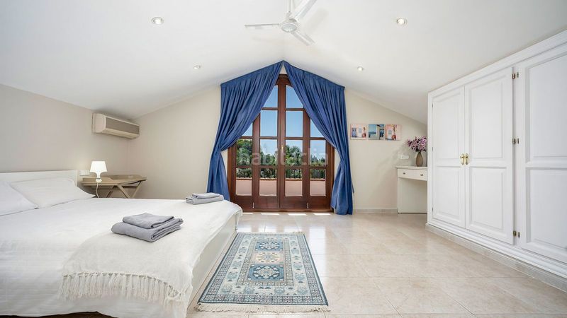 Foto c1dc005f-8a6b-4388-b37b-377ed8994f68. Xalet amb aparcament piscina a Los Flamingos Benahavís