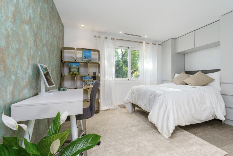 Foto 5b15621d-0c83-4f54-b5dc-bf7611c5a49b. Chalet mit parking pool in Las Brisas Marbella