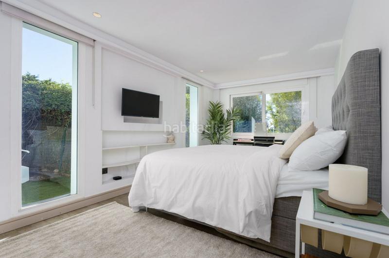 Foto 6742a630-21fe-47b2-9fcf-b30a3124f77c. Chalet with parking pool in Las Brisas Marbella