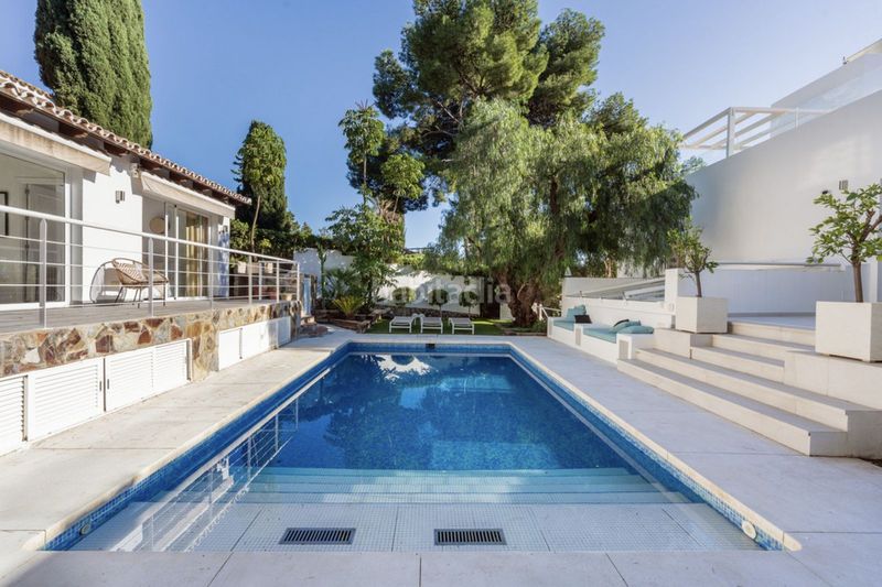 Foto 238b6d9d-67d3-4182-8e6f-b9b717325107. Xalet amb aparcament piscina a Las Brisas Marbella