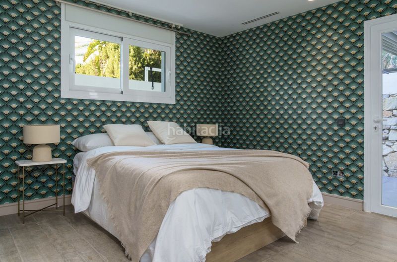 Foto 4a6bd21d-21e3-4090-b65f-4e0f7b37d05a. Xalet amb aparcament piscina a Las Brisas Marbella
