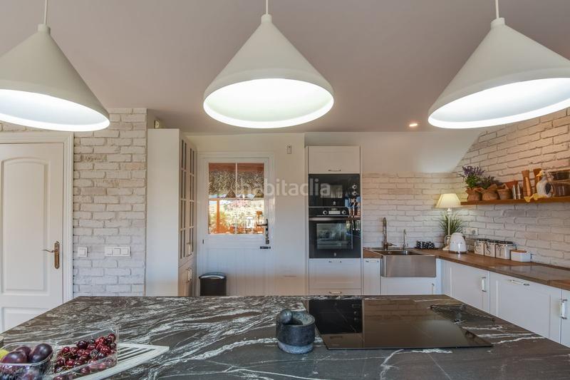 Foto 4e15b258-39ce-456c-b15b-9179dd6d68c9. Penthouse with parking pool in La Duquesa Manilva