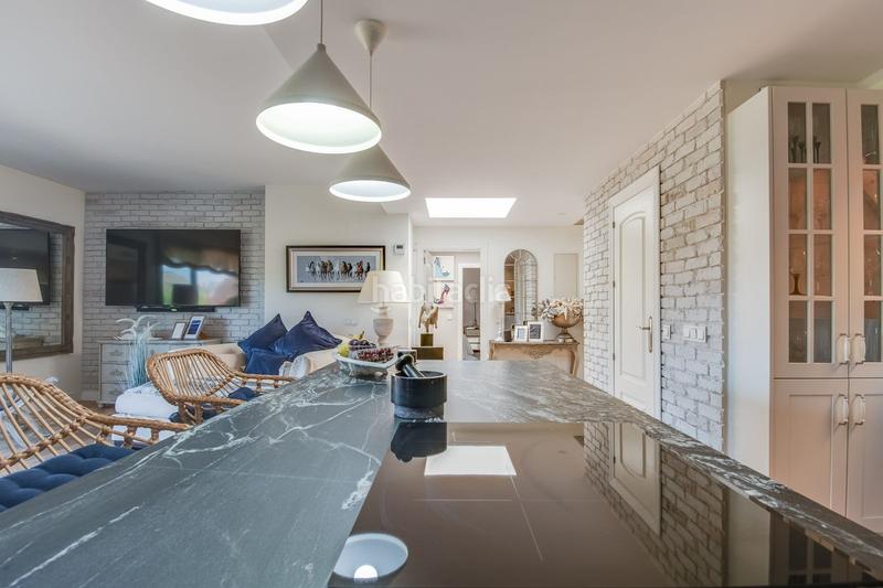 Foto 9a8ee925-35b0-4fbc-921d-8796d95e23ca. Penthouse with parking pool in La Duquesa Manilva
