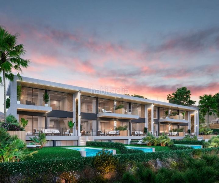 Foto fac7e5d8-acf7-4b9e-baa8-d7171d5b246b. Dúplex amb aparcament piscina a Los Naranjos Marbella