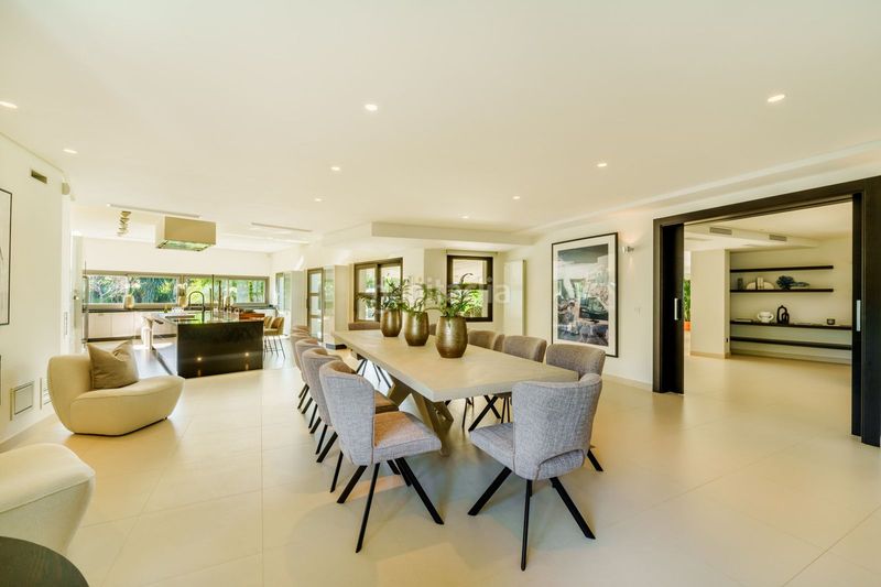 Foto 3148cb60-e79a-4e8b-9755-a0cea6b205a1. Xalet amb aparcament piscina a Las Brisas Marbella