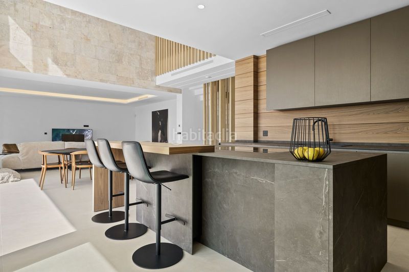 Foto 157891e4-9c1f-4e7a-8e06-01857b42f80e. Xalet amb aparcament piscina a La Alquería Benahavís