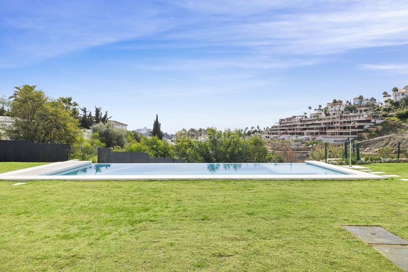 Foto bdfc8934-d6fc-4e72-90c9-c7eed0ebda4f. Xalet amb aparcament piscina a La Alquería Benahavís