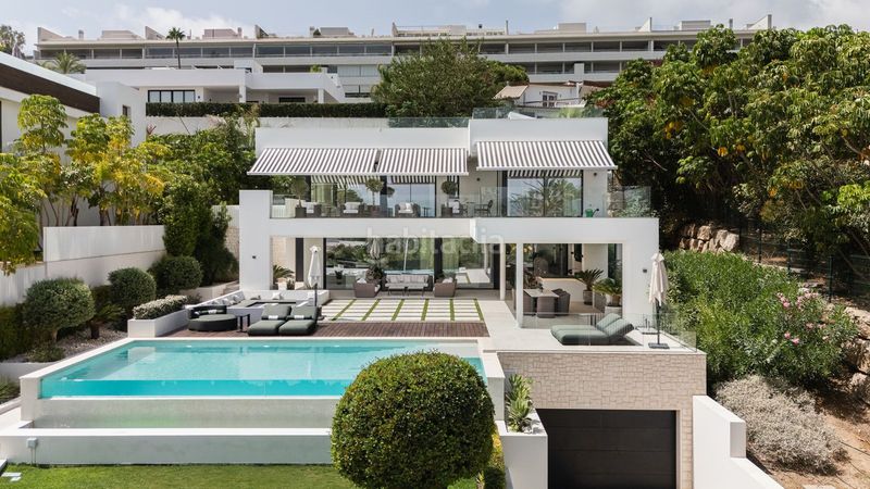 Foto 183fb51b-39af-4a82-b8c7-a18a4783b646. Xalet amb aparcament piscina a Las Brisas Marbella