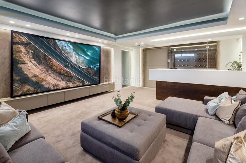 Foto 168d4df6-86f6-4e20-a37b-4ea515207e94. Chalet mit parking pool in lomas de Marbella club Marbella