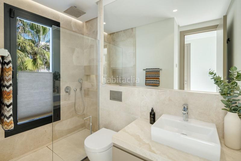 Foto bcc9d0db-74db-40af-a682-5ca80b18eb1e. Chalet with parking pool in lomas de Marbella club Marbella