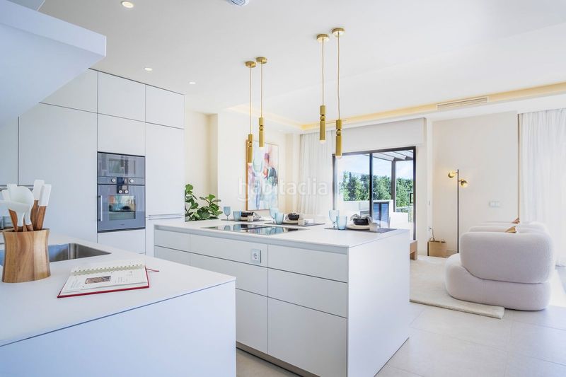 Foto c04c130e-e000-4ce5-9872-08a685dd7ab3. Chalet en El Velerín Estepona