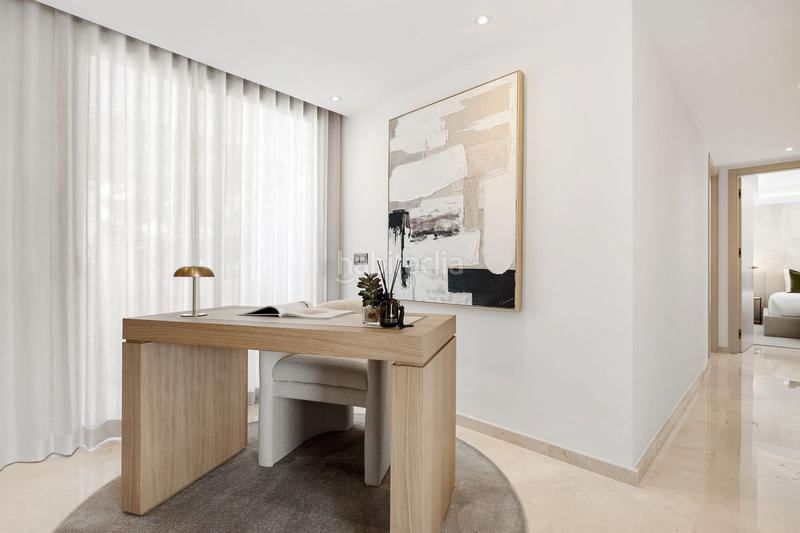 Foto 79c45509-1423-4927-9e91-68663be64bb8. Chalet mit parking pool in La Dama de Noche - La Alzambra Marbella