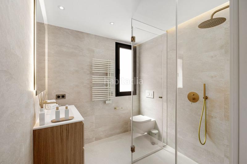 Foto 98be1b6f-a7cc-4e48-82fc-2b1535ca69a8. Chalet mit parking pool in La Dama de Noche - La Alzambra Marbella