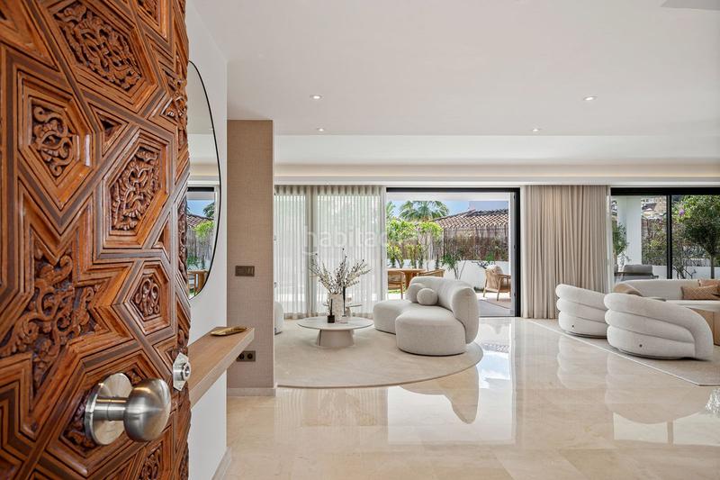 Foto bbd6b3d2-3517-4cf1-9b3e-d4b01a35f586. Chalet mit parking pool in La Dama de Noche - La Alzambra Marbella