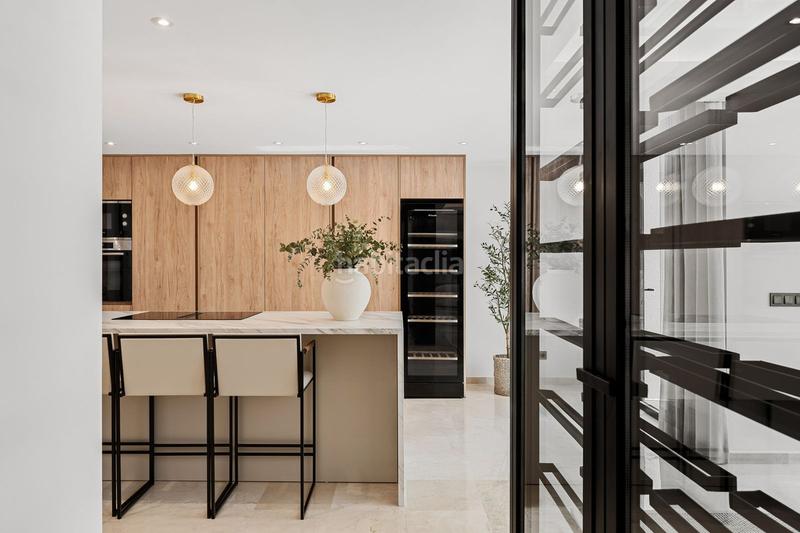 Foto cf8506c2-d59d-4c27-9153-b4412186b84a. Chalet mit parking pool in La Dama de Noche - La Alzambra Marbella