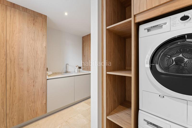 Foto 8abae769-34ef-4f64-b613-a623d49e838a. Chalet with parking pool in La Dama de Noche - La Alzambra Marbella