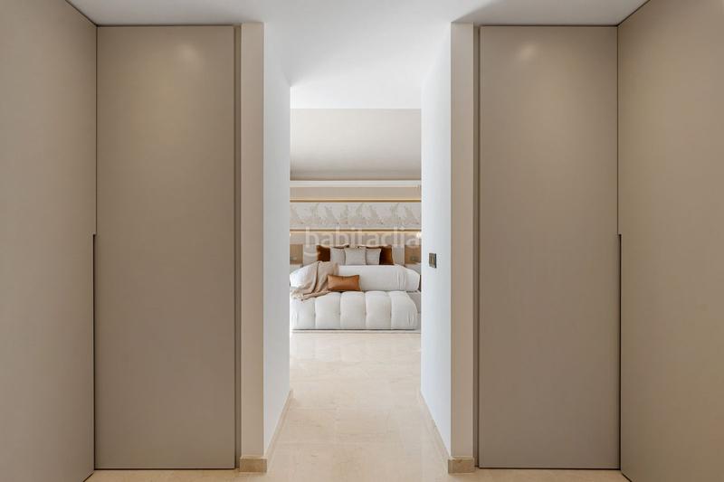 Foto ffc63dca-1690-4591-af88-04d0ff45e6de. Chalet with parking pool in La Dama de Noche - La Alzambra Marbella