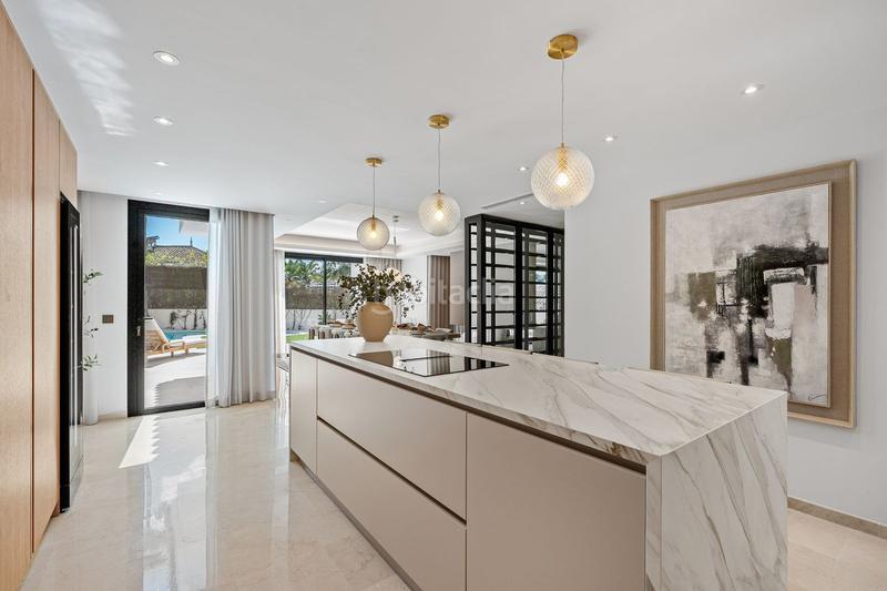 Foto 69a178a4-555e-469d-a0f2-37a071145623. Chalet en La Dama de Noche - La Alzambra Marbella