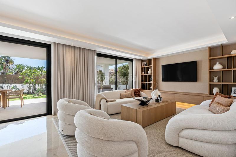 Foto 8e2cdcee-fafe-4ef6-94bd-719412c20f79. Chalet con parcheggio piscina in La Dama de Noche - La Alzambra Marbella