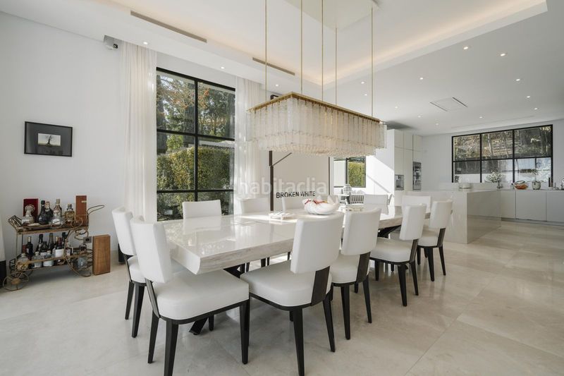 Foto 00a64bf8-ebf1-4b02-a502-ba7cd8f63e26. Xalet amb aparcament piscina a Los Flamingos Benahavís