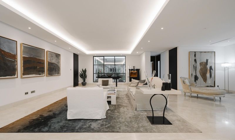 Foto 099fb73a-9ac0-4dbe-a4d1-7c689b81c1a7. Xalet amb aparcament piscina a Los Flamingos Benahavís