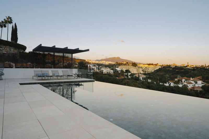 Foto 5849ff2d-7c51-4ccf-b701-1bc2ac4657ba. Xalet amb aparcament piscina a Los Flamingos Benahavís