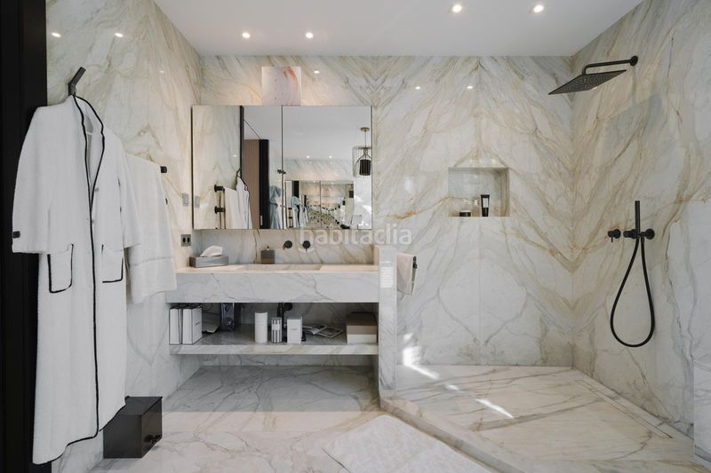 Foto 96b50cb7-be97-46b4-9893-944671112d09. Xalet amb aparcament piscina a Los Flamingos Benahavís