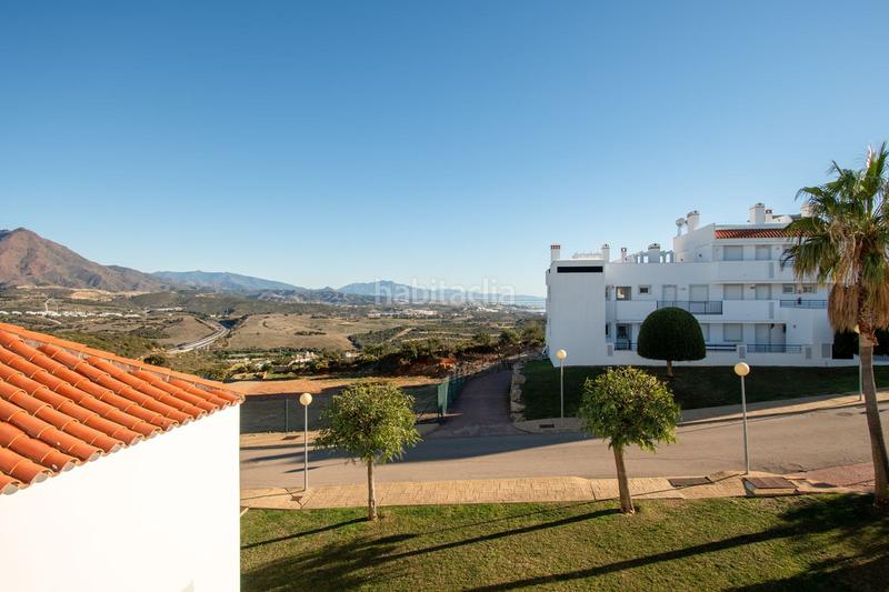 Foto 471c4372-1f6a-4e3c-bfdd-07eef46ebf12. Attico con parcheggio piscina in Doña Julia Golf Casares