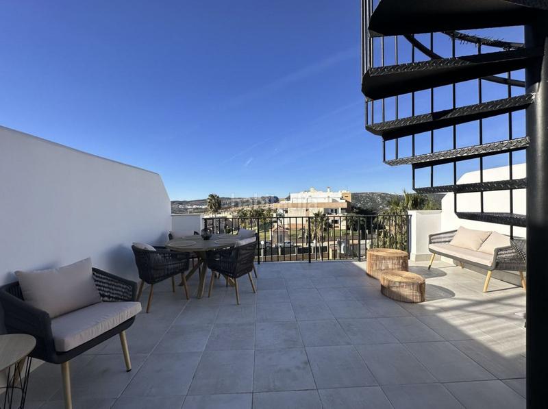 Foto c4548934-7622-491f-8e5b-505f764975f0. Attico con parcheggio piscina in Doña Julia Golf Casares