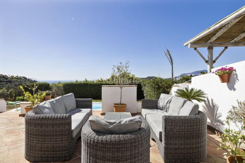 Foto f21c56c4-9b34-45a3-9749-0d4bcb9c84a8. Chalet con piscina in La Quinta Benahavís