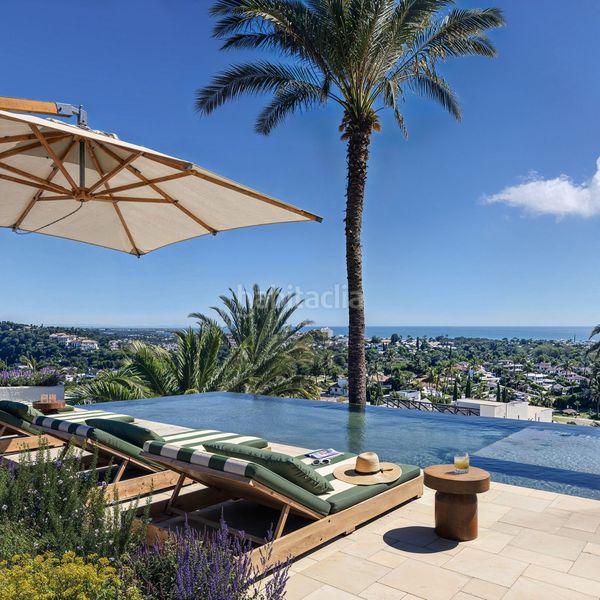 Foto cd2f1305-a241-45a9-9480-d9287fb00391. Xalet amb aparcament piscina a Las Brisas Marbella