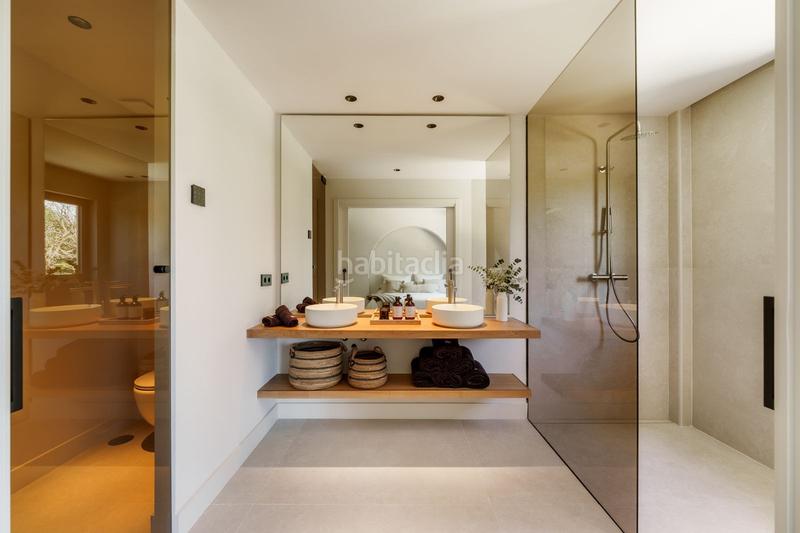 Foto 2ace90b8-8ffd-41ba-9da2-cef4b4edb62f. Chalet con parcheggio piscina in Nueva Alcántara Marbella