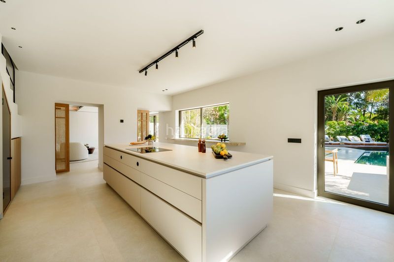 Foto f88f16aa-011d-4106-b370-439e977e7d76. Xalet amb aparcament piscina a Nueva Alcántara Marbella