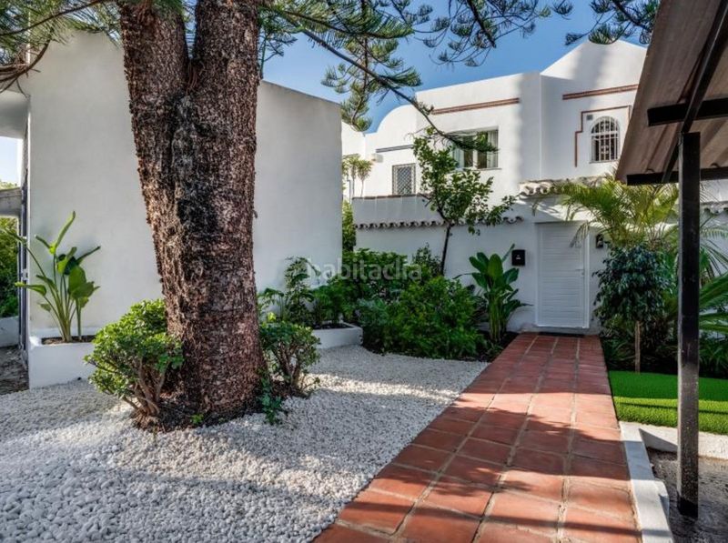 Foto 94a65819-81e8-4aed-b77e-2336d5b2b26a. Casa adossada amb aparcament piscina a Aloha Marbella