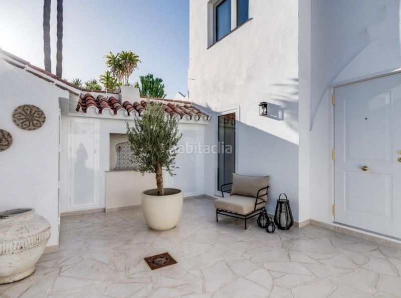Foto bb5f991f-e667-4c5e-ba00-beab7d9be973. Casa adossada amb aparcament piscina a Aloha Marbella