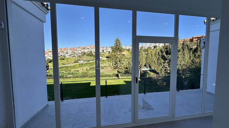 Foto a5774e50-e512-45d9-b559-c8f3a20cd6ba. Chalet en Alcorrín Manilva