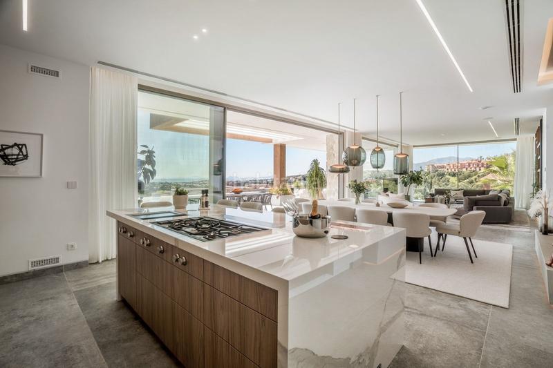 Foto 8885f689-61dd-4805-9714-6ac56f14ba24. Chalet avec parking piscine dans La Quinta Benahavís