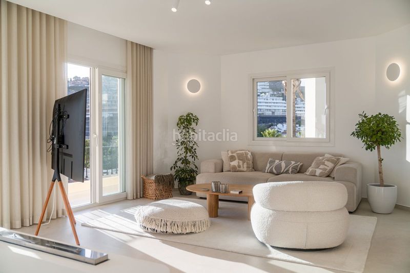 Foto 0f8243f1-5275-40a5-9625-44d26839bbfc. Casa adossada amb piscina a La Quinta Benahavís