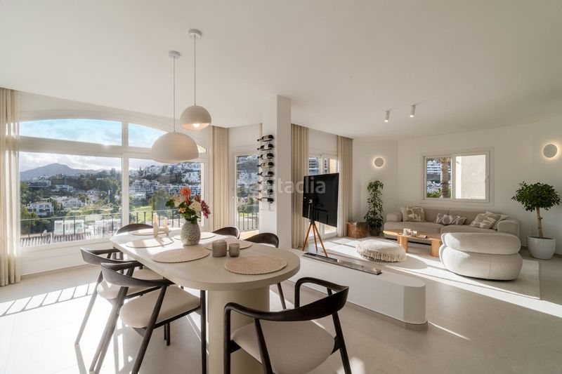 Foto 8537e186-be88-4b7d-ae7f-e922d42727c6. Casa adossada amb piscina a La Quinta Benahavís