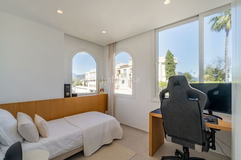 Foto a8791246-5482-43fb-9cf9-cd11fb3bb9de. Casa adossada amb piscina a La Quinta Benahavís