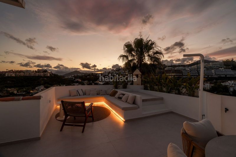 Foto b5c3b85a-ced3-4e4d-b252-c5ca8f37ac1c. Casa adossada amb piscina a La Quinta Benahavís