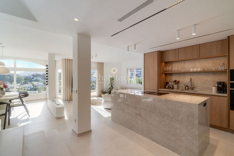 Foto dc8d470a-f796-4efa-8089-4fa584f40e8b. Casa adossada amb piscina a La Quinta Benahavís