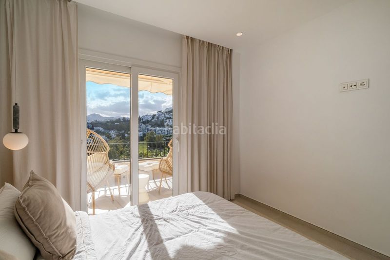 Foto efceb95b-9f5d-4f7d-af46-47cda4bceb0a. Casa adossada amb piscina a La Quinta Benahavís