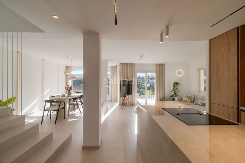 Foto fffdd957-8e38-4fe8-9c4d-658e6ba1ef99. Casa adossada amb piscina a La Quinta Benahavís