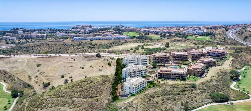 Foto 6cd2121d-37f3-4d69-9f31-52aa00d9fb49. Apartament amb aparcament piscina a Riviera del Sol Mijas