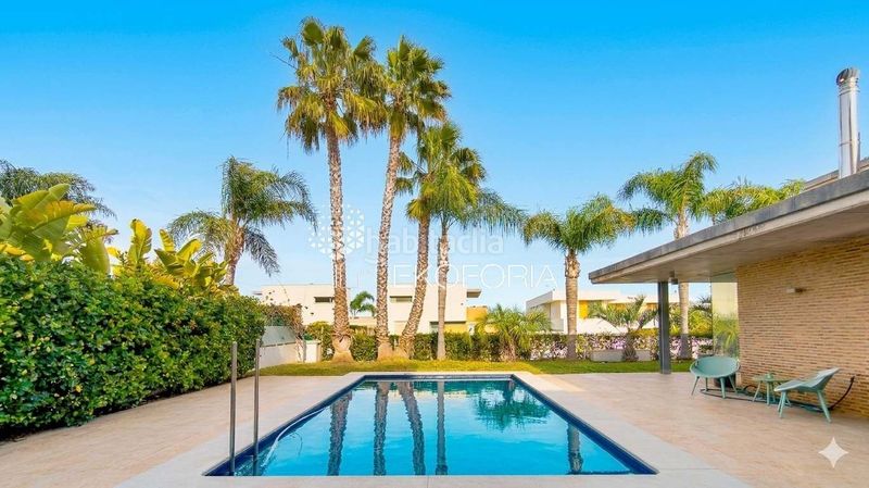 Foto df503382-941b-4ae9-a37d-777c52b8e5c3. Casa amb calefacció piscina a San Antonio de Benagéber