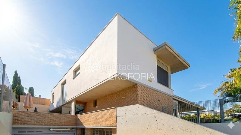 Foto 87238364-3d5e-4924-a149-4bb4a8fd44e1. Casa amb calefacció piscina a San Antonio de Benagéber