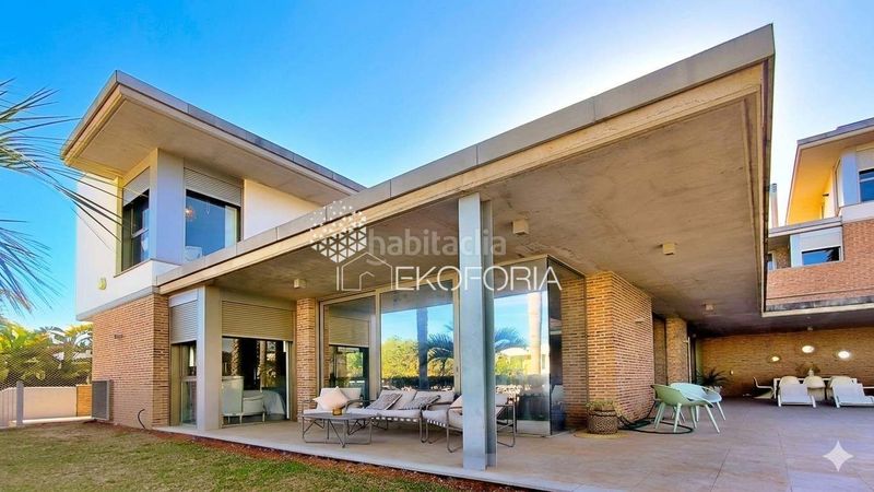 Foto a91e40cb-080c-4b4f-ab0c-9e7f7b852798. Casa amb calefacció piscina a San Antonio de Benagéber